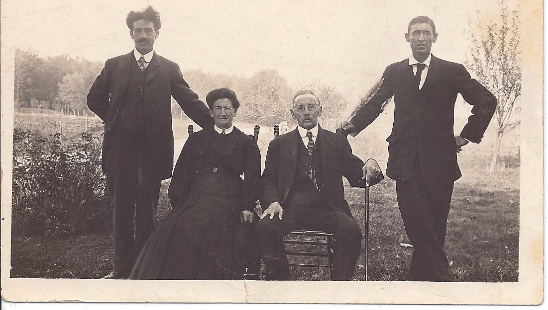 Amann-Family-Julius-Frederick-Helen-Joseph-ca-1910