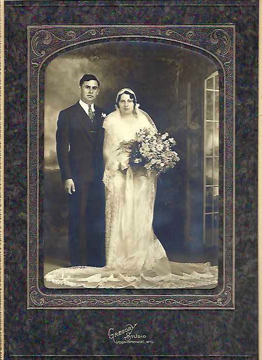 Wedding-in-carboard-cabinet-Harold-Amann-Florance-Mason-married-Aug-1933