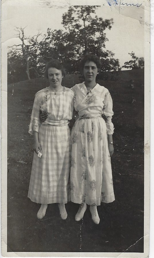 millie-amann-R-and-esther-gale (L) ca-1910